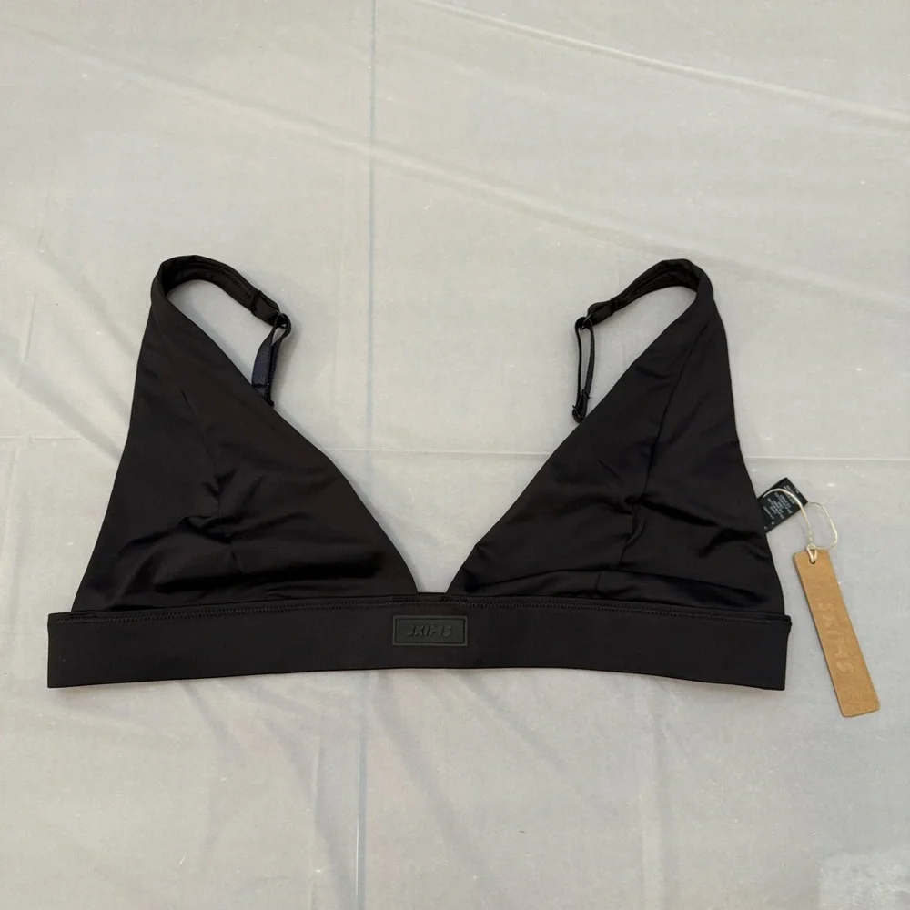 Women’s SKIMS Black Triangle Seamless Design bikini top size XL